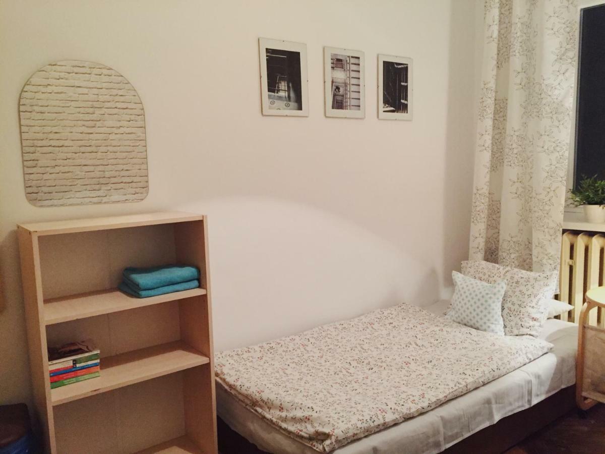 Hostel Aleje 28 クラクフ エクステリア 写真