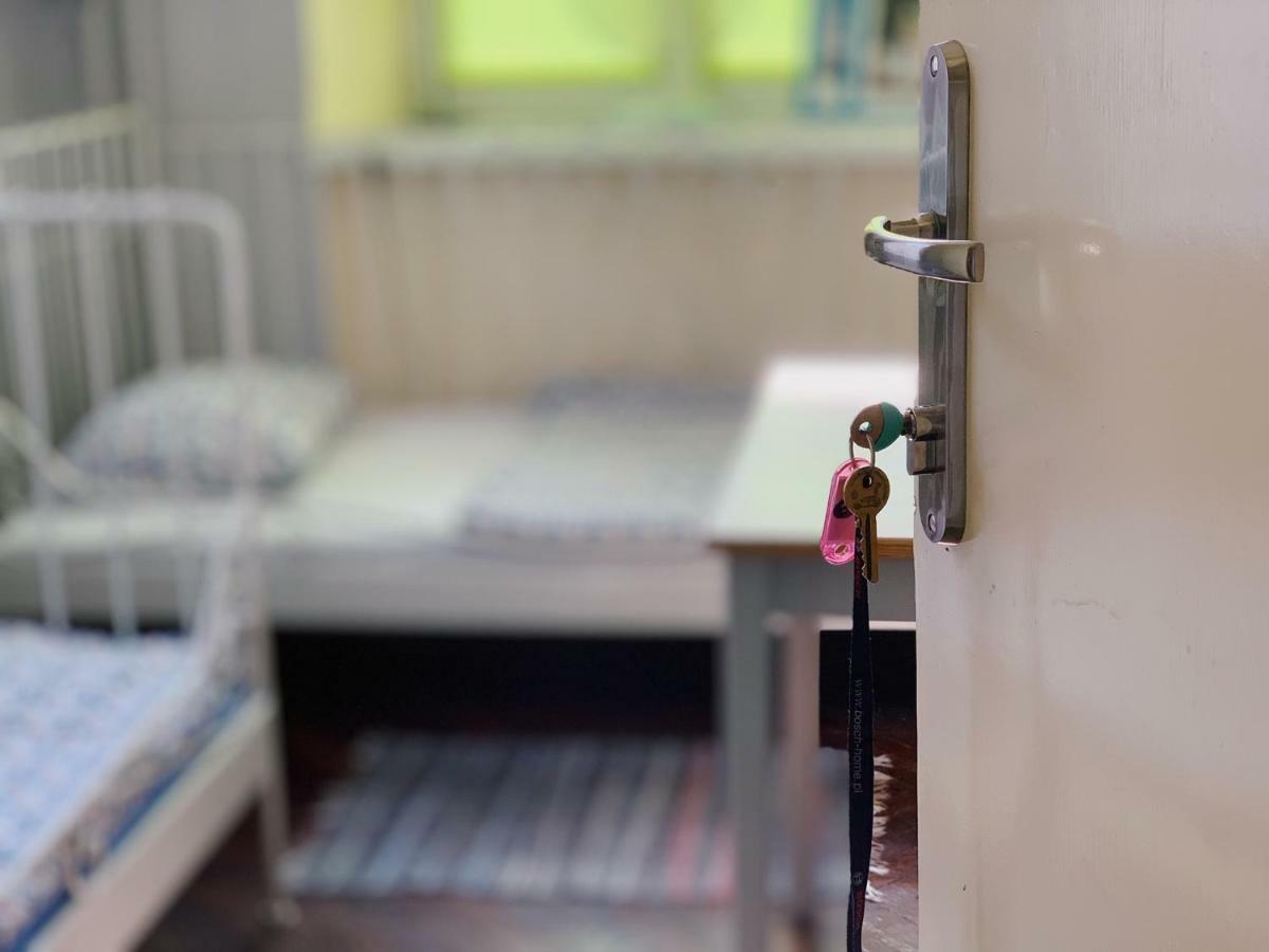 Hostel Aleje 28 クラクフ エクステリア 写真