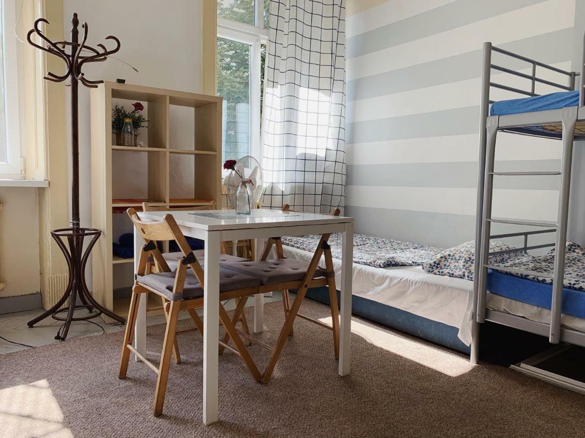 Hostel Aleje 28 クラクフ エクステリア 写真