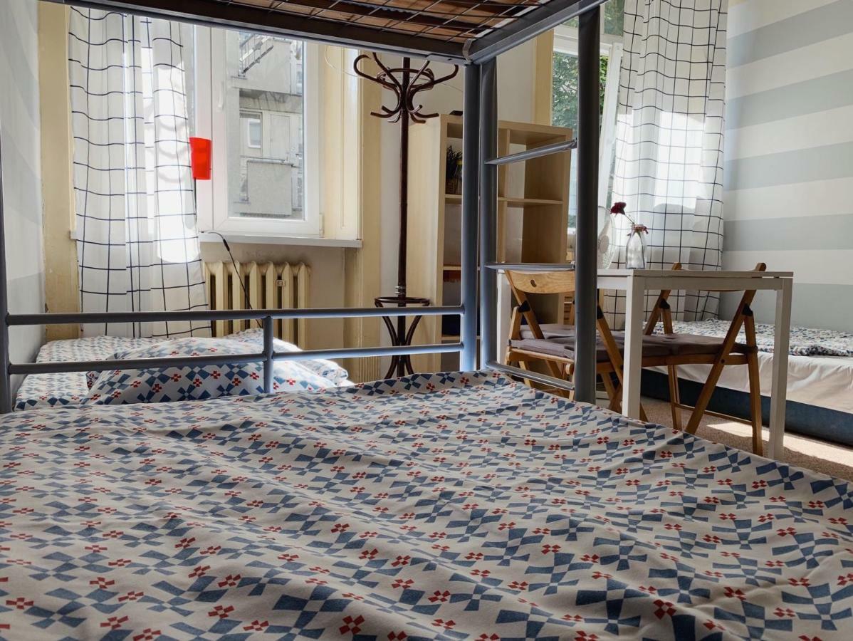 Hostel Aleje 28 クラクフ エクステリア 写真